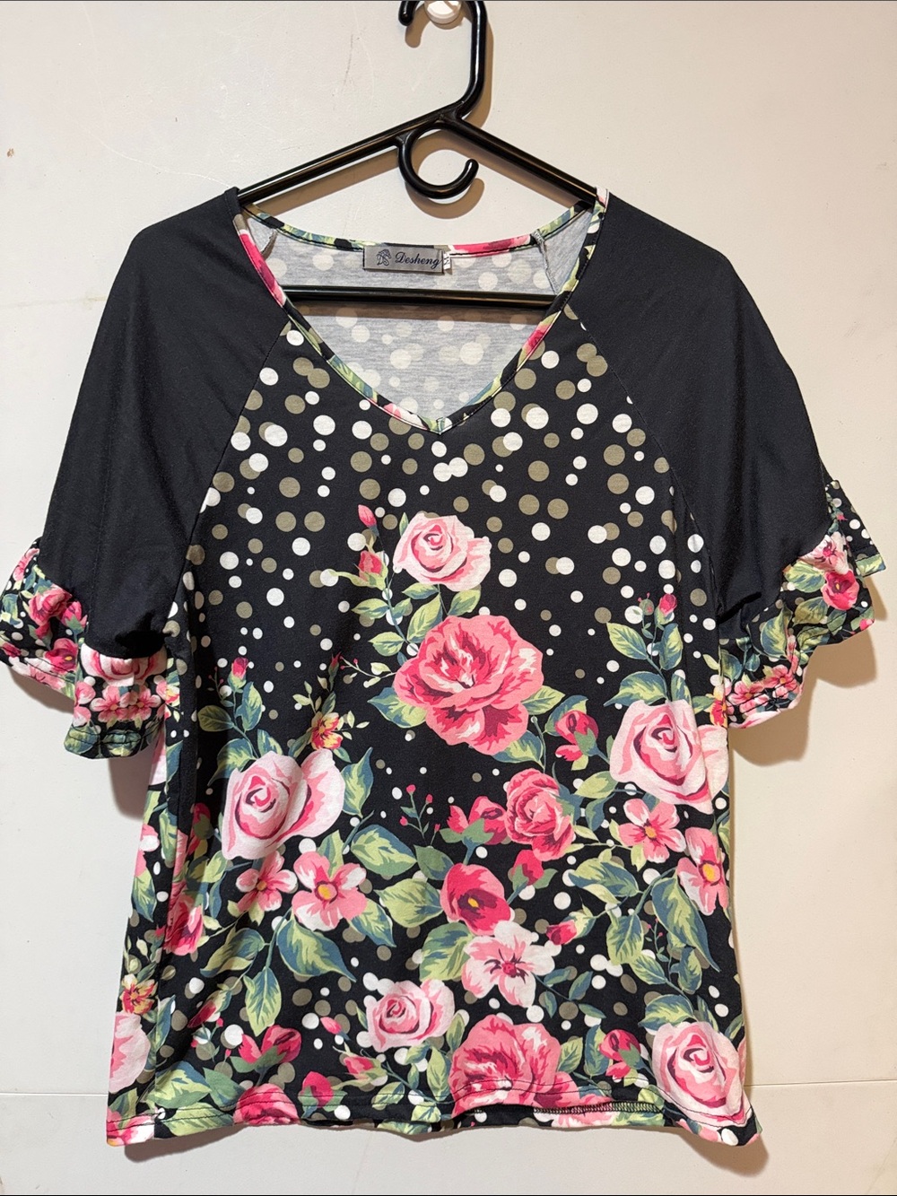 Floral Ruffle Raglan V-Neck Tee in Black and Pink
